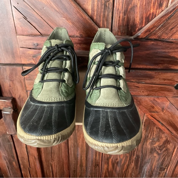 Sorel OUT AND ABOUT Green Waterproof Quilted Lace-Up Duck Boots - Picture 7 of 8